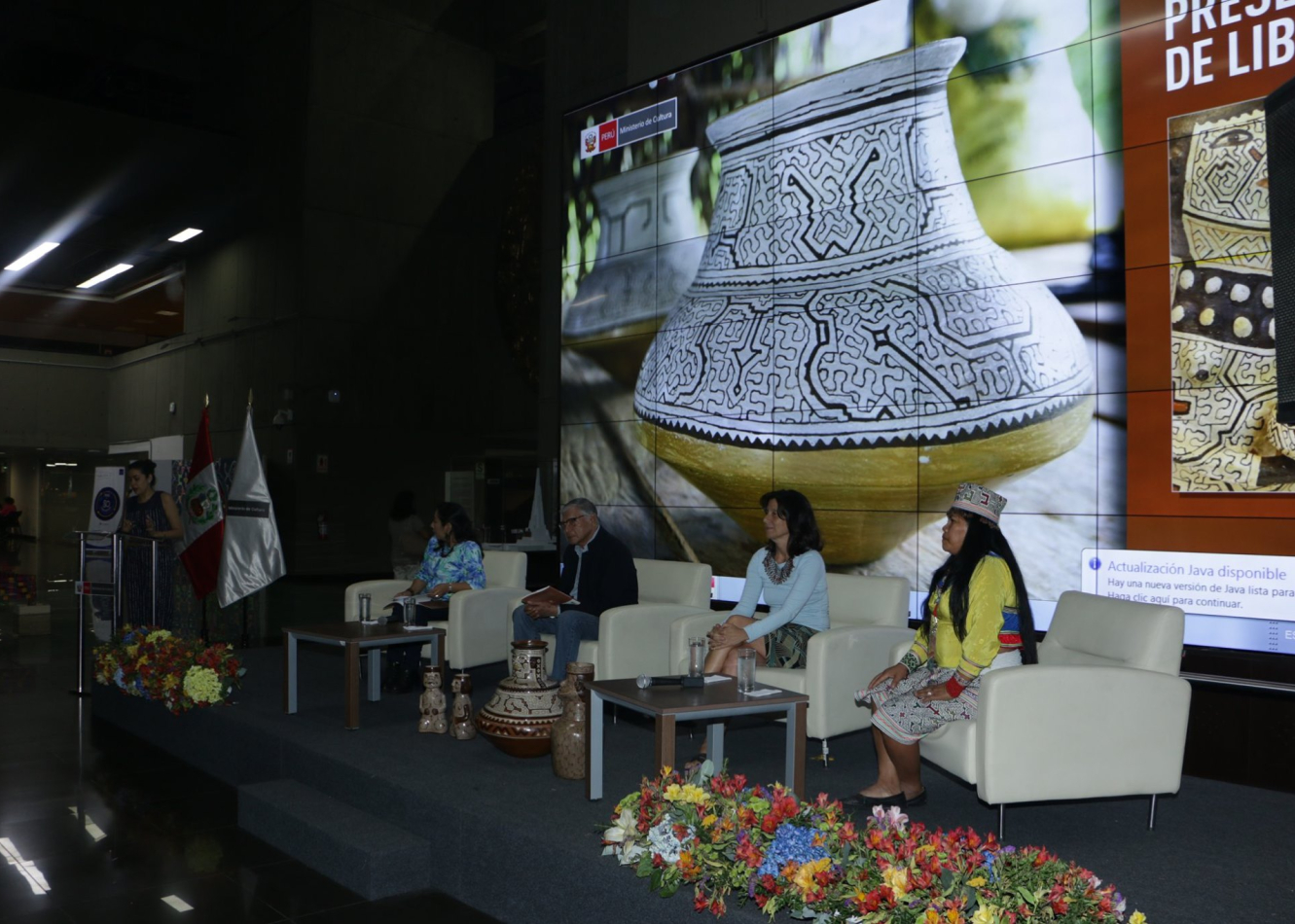 Presentación el libro "Cerámica Tradicional Shipibo-Konibo" publicado por el Ministerio de Cultura en coordinación con el Museo Nacional de la Cultura Peruana y el Proyecto Qhapaq Ñan