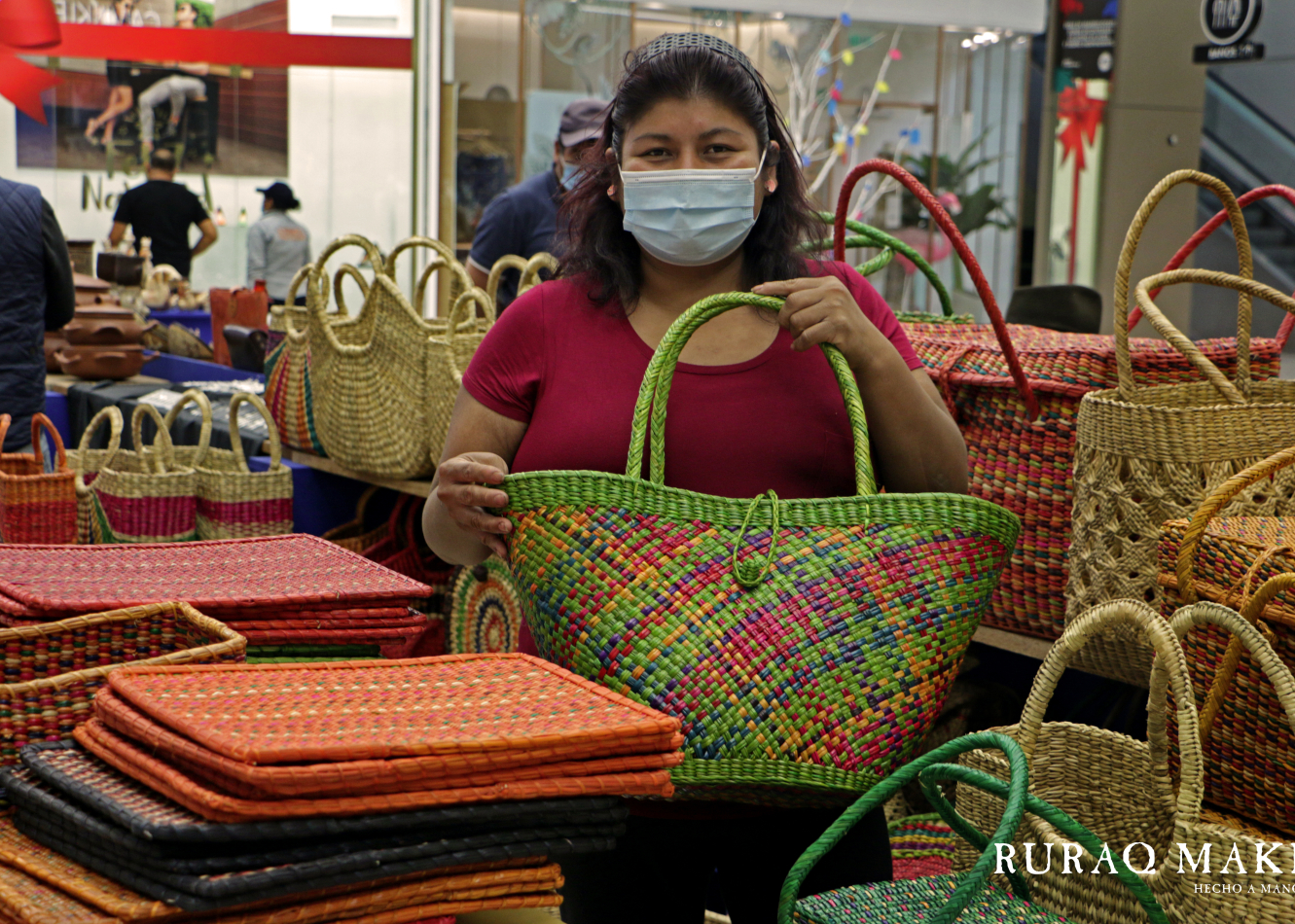 Ruraq maki, hecho a mano en el Jockey Plaza "Edición Especial por Navidad"