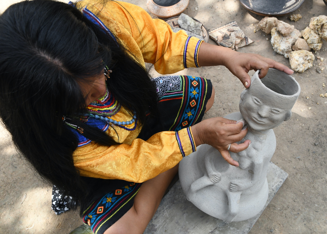 La Asociación de Artesanas Chonon Biri se incorpora a las Tiendas Virtuales Ruraqmaki.pe