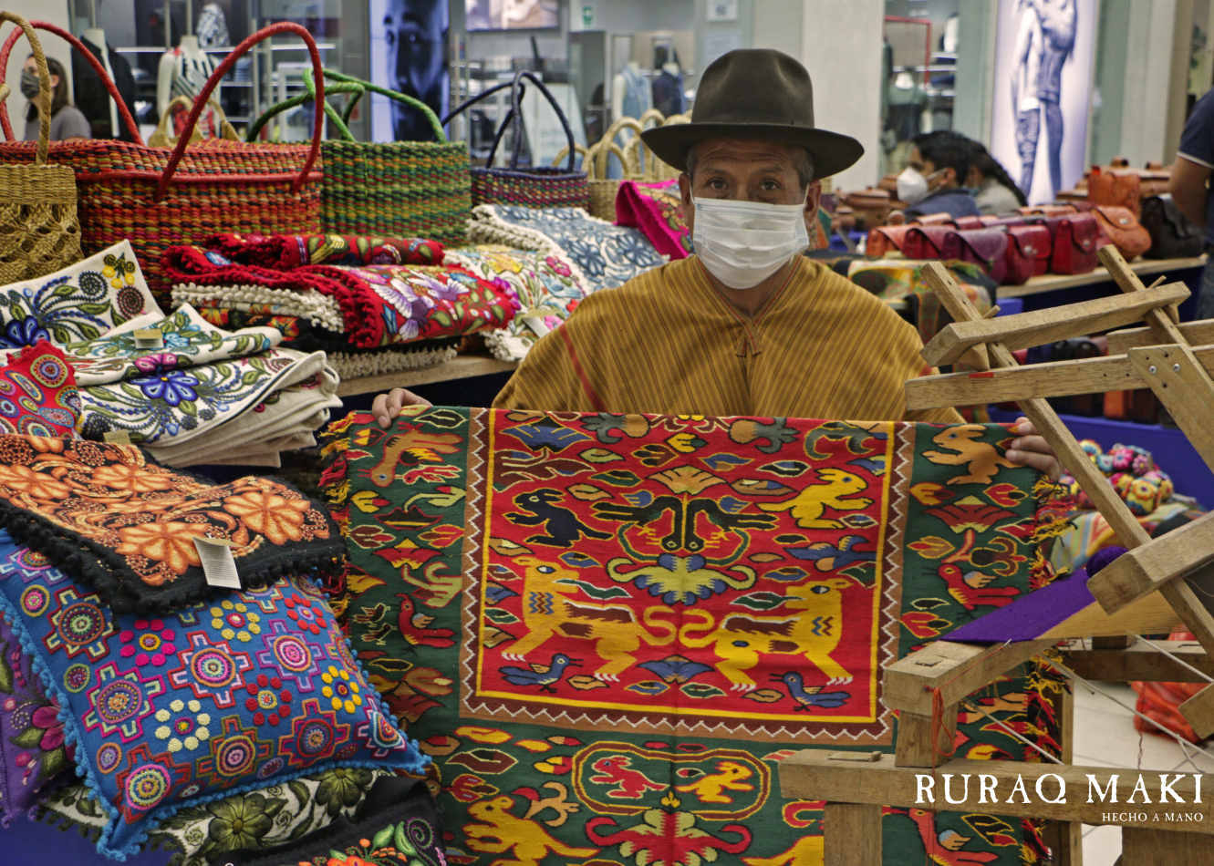 Ruraq maki, hecho a mano en el Jockey Plaza "Edición Especial por Navidad"