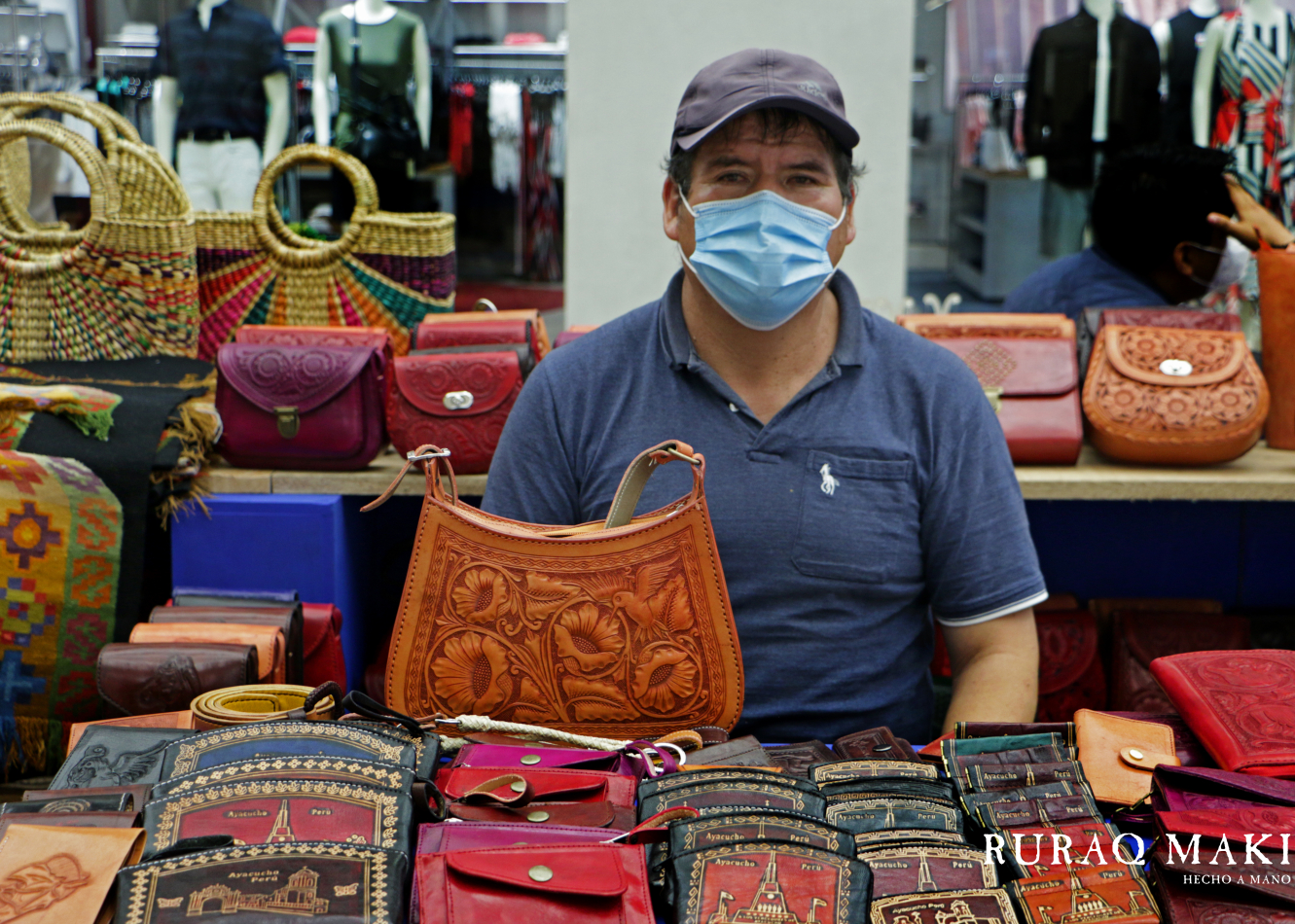 Ruraq maki, hecho a mano en el Jockey Plaza "Edición Especial por Navidad"