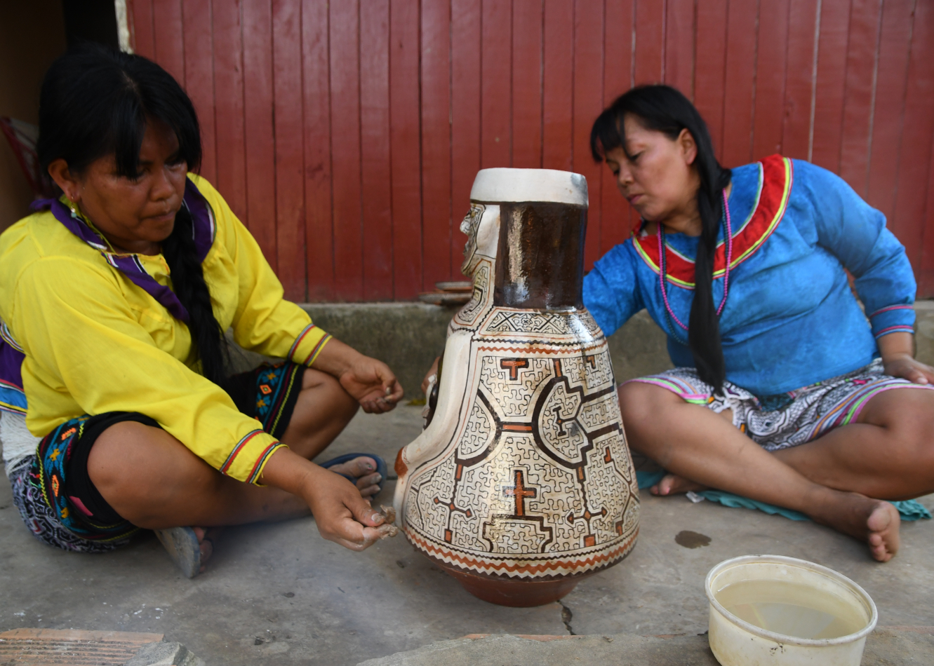 La Asociación de Artesanas Chonon Biri se incorpora a las Tiendas Virtuales Ruraqmaki.pe
