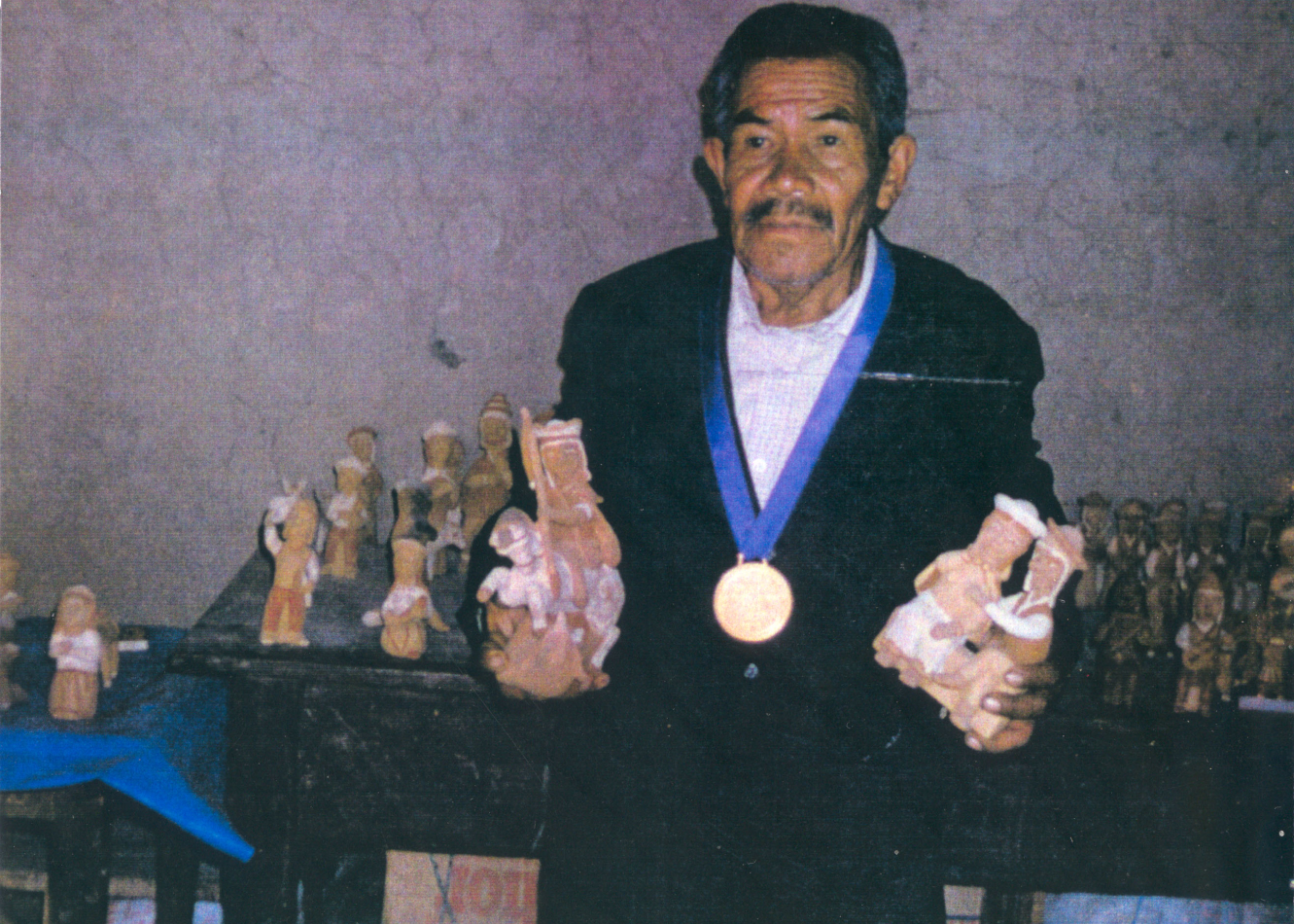 Leoncio Tineo, ilustre ceramista ayacuchano, reconocido como Gran Maestro de la Artesanía Peruana en 1994.