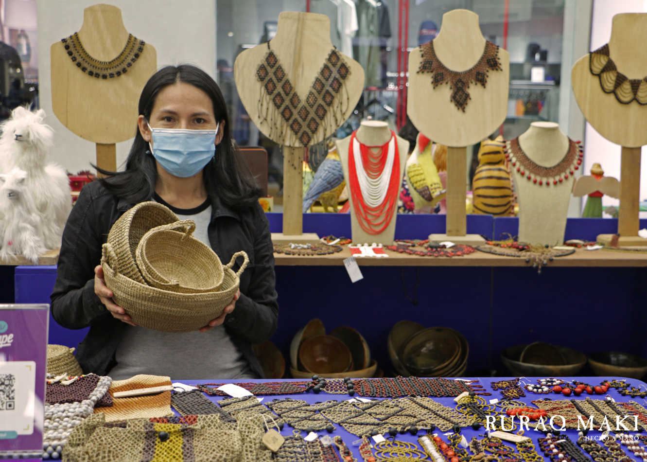 Ruraq maki, hecho a mano en el Jockey Plaza "Edición Especial por Navidad"